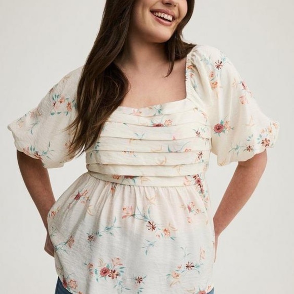 Torrid 1X Ruched Puff Sleeve Top - Picture 7 of 13